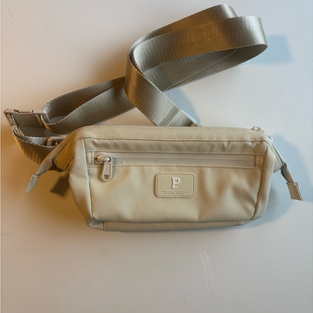 Portland Gear New With Tags Cascade Crossbody Cream Ivory Beige Waist Fanny Pack